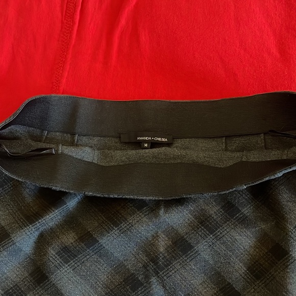 Amenda and Chelsea pull on skirt. Plus size 14. - Picture 5 of 7